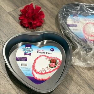 2 Heart Shaped Aluminum Pans NWT